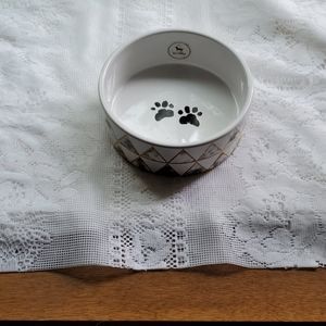 Dog/cat bowl